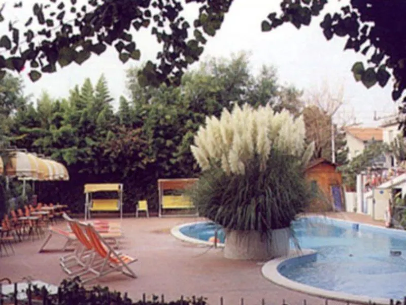 **  Hotel Club Italgor Римини Италия